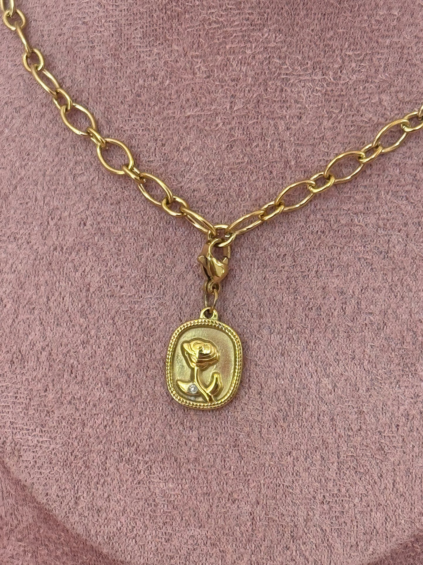 Charm: Oval Rose
