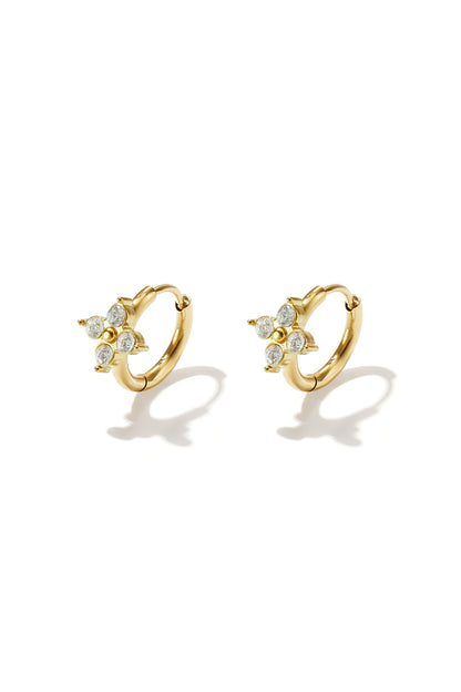 Small hoop earrings with clover-shaped stones