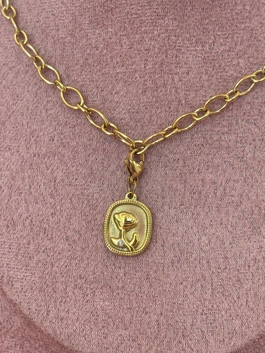 Charm: Oval Rose