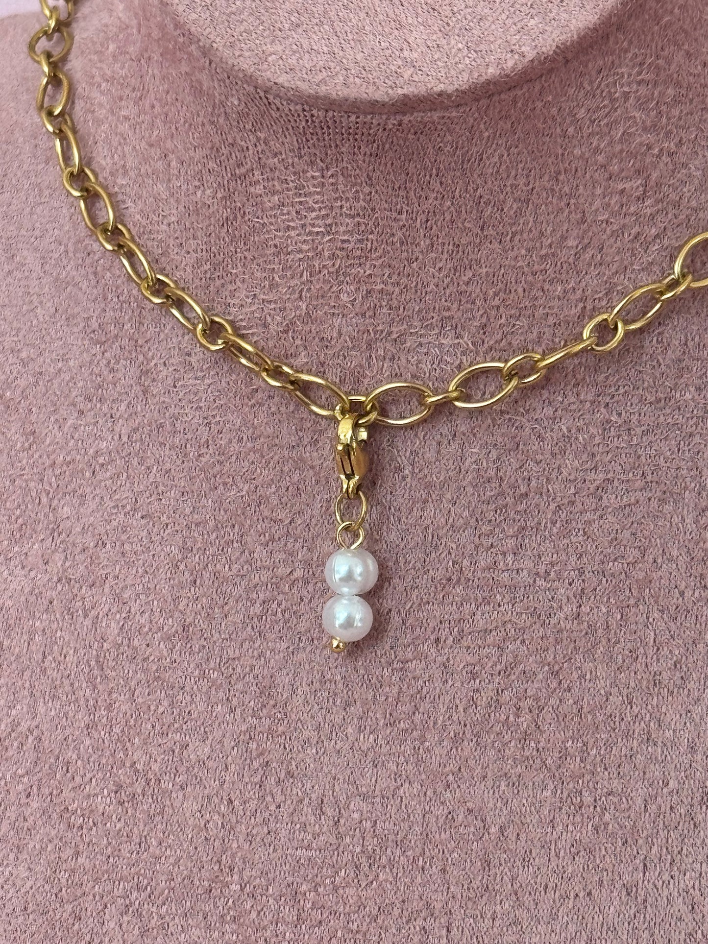 Charm: White Pearls
