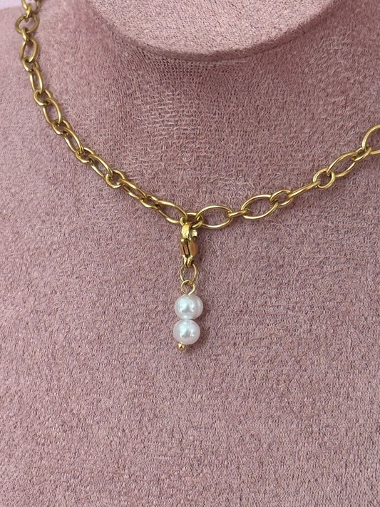 Charm: White Pearls