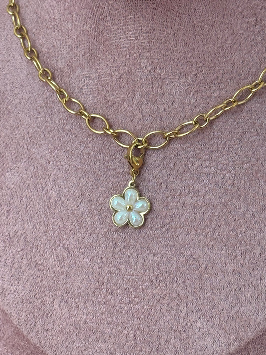 Charm: White Flower