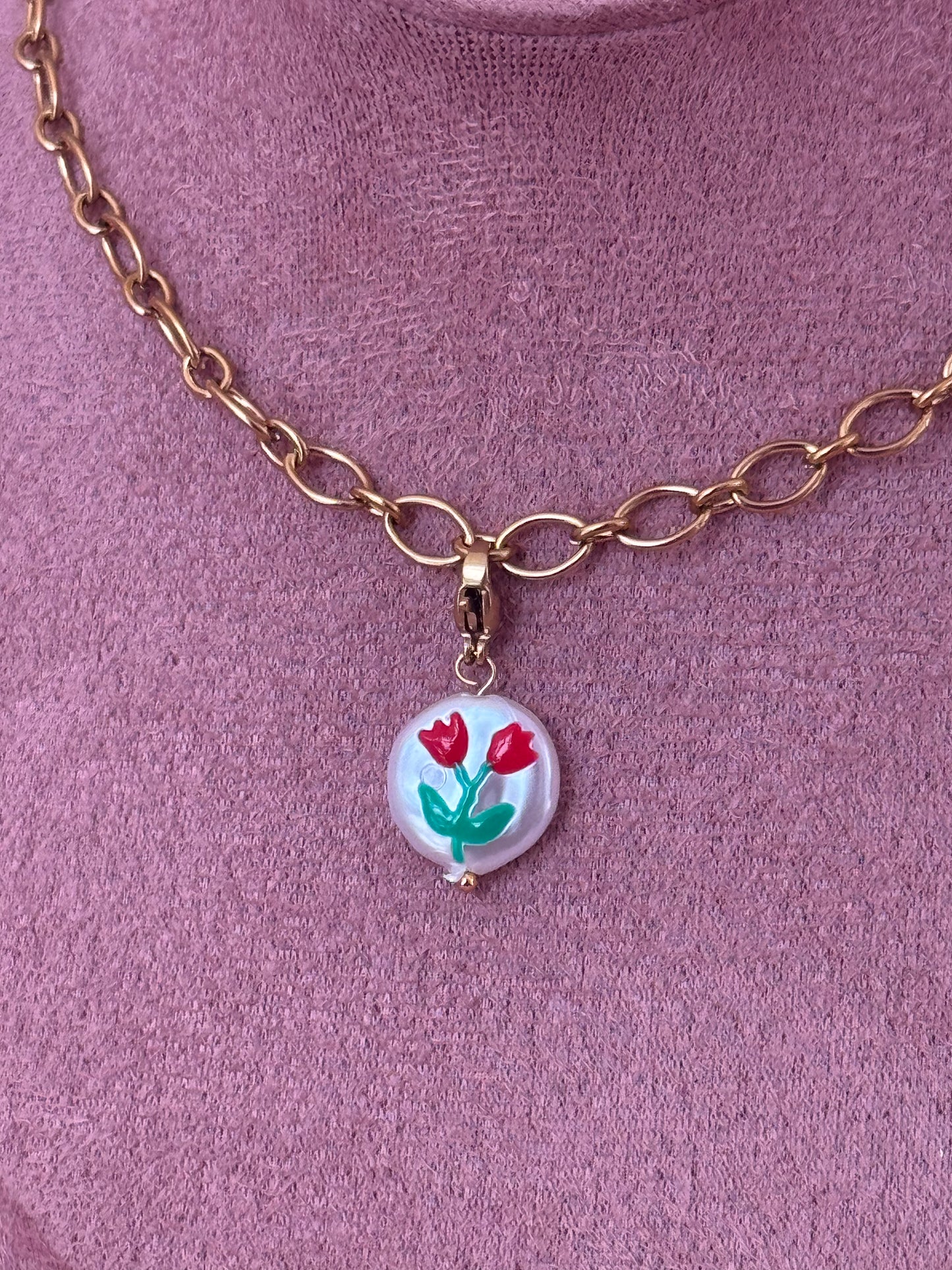 Charm: Pearl with Tulips