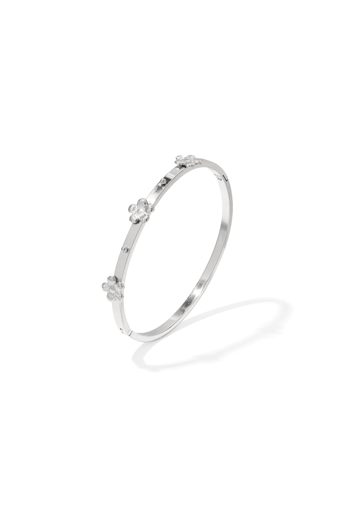 Bangle with floral details