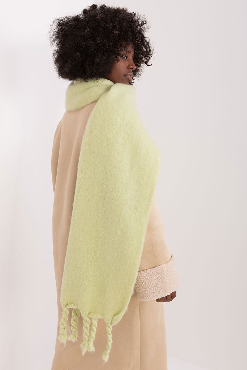  Shawl model 190589 AT 