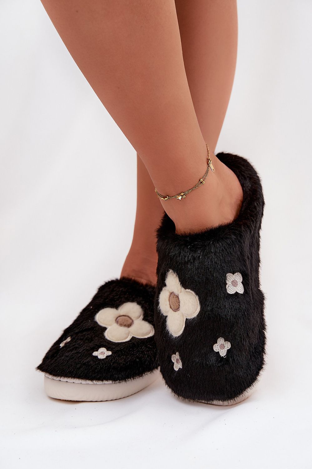  Slippers model 221505 Step in style 
